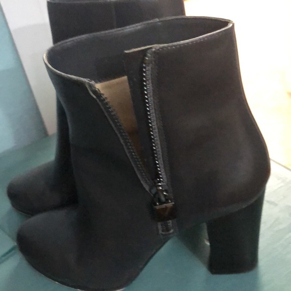 Michael Kors booties dark gray, size 8, 3 1/2 in - Picture 4 of 11